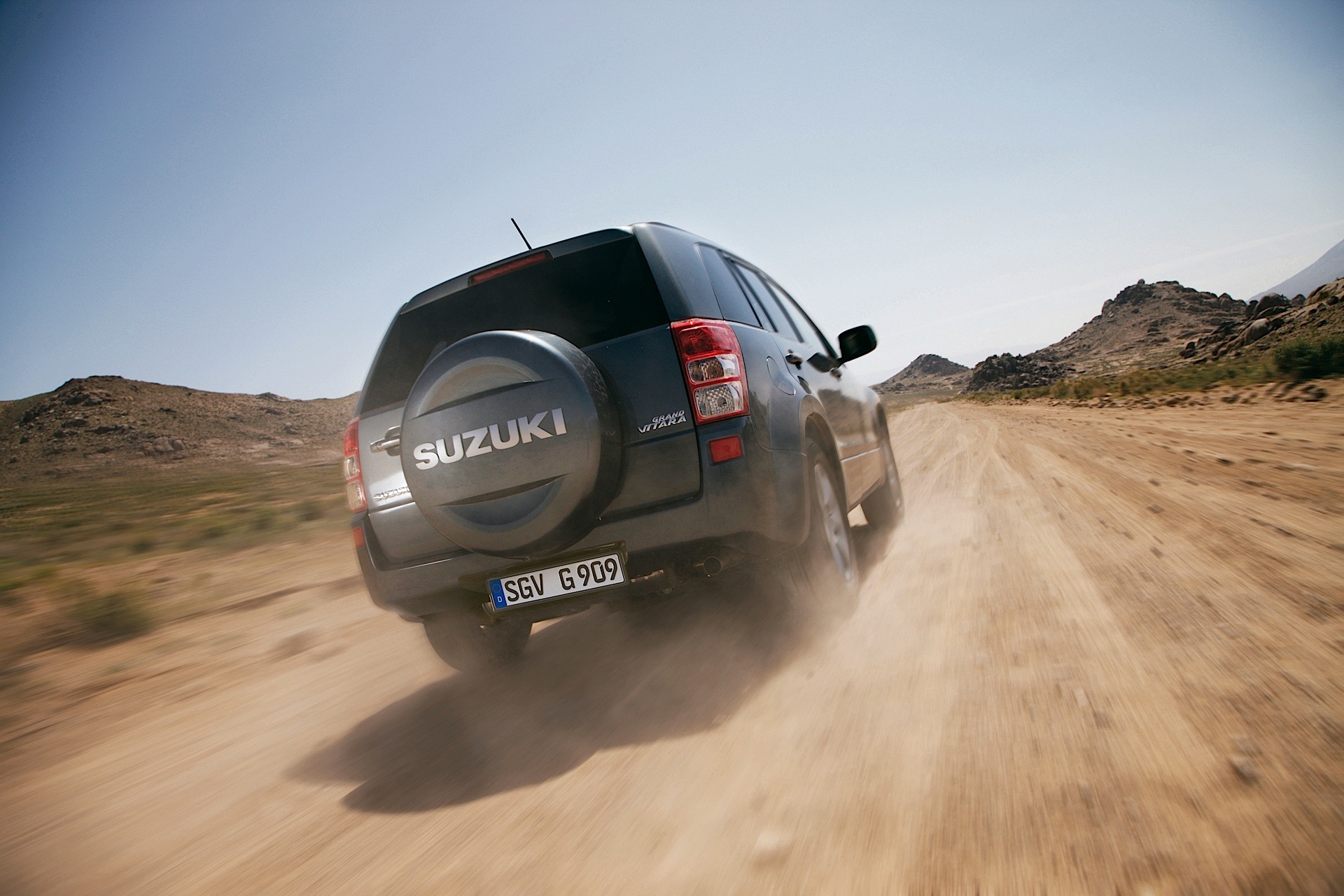 Какой лучше выбрать аккумулятор для suzuki grand vitara и как его заменить