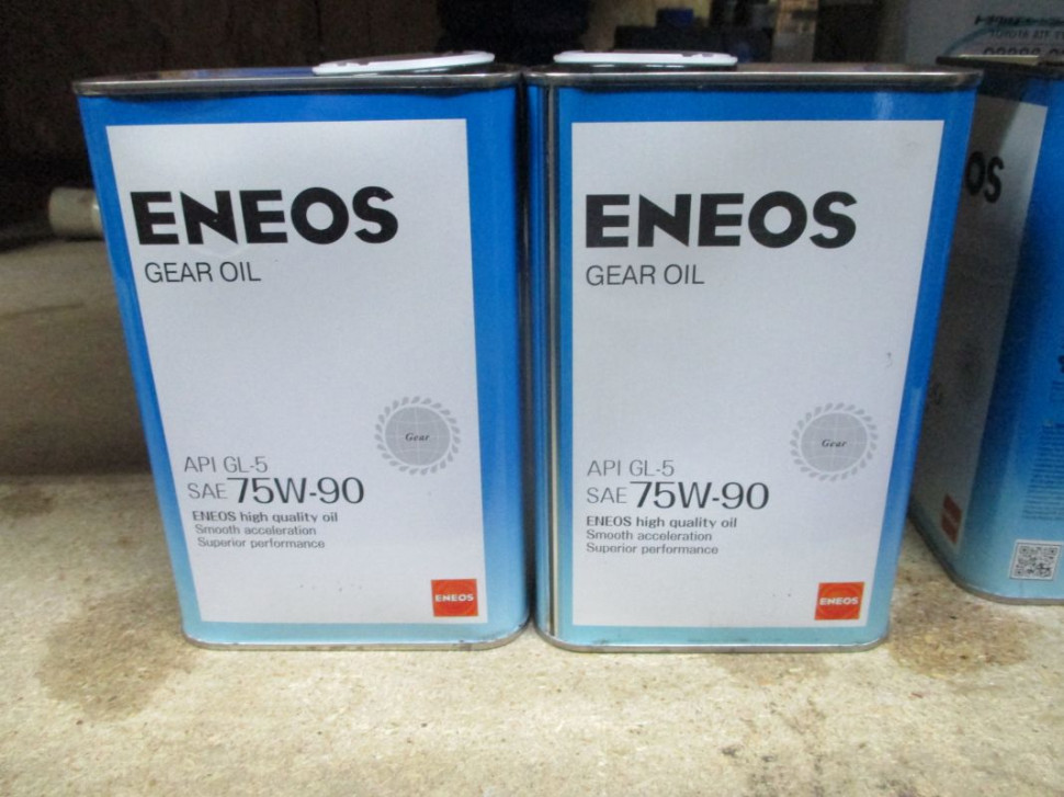 Масло 75 90 отзывы. ENEOS Gear gl-5 75w90. ENEOS 75w90. ENEOS Gear Oil 75w-90 gl-5. ENEOS 75 — 90 gl4.