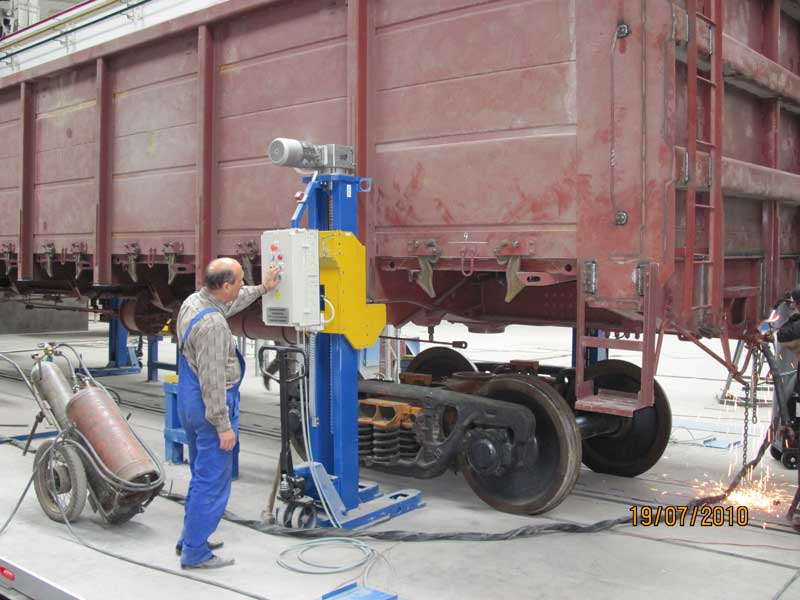 Домкрат железнодорожный удс-160хл2 г/п 160т (тендер №8491947)