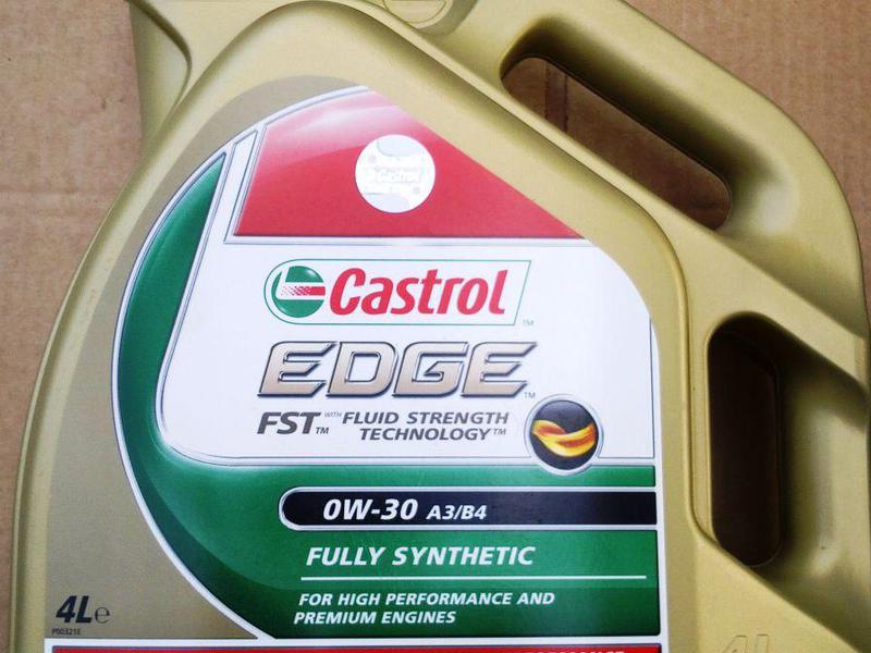 Проверить масло кастрол. Кастрол 5w30 синтетика. Castrol 5w30 канистра не оригинал.