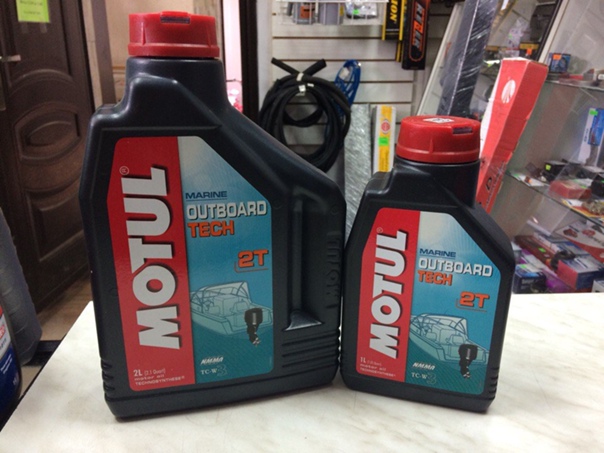 Масло motul для лодочных моторов 2т
